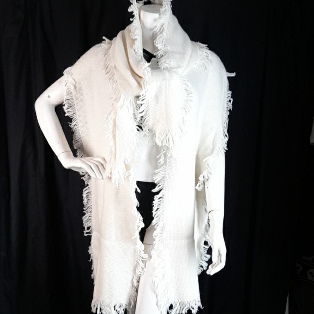 Ella Moss Knitted Fringe Scarf